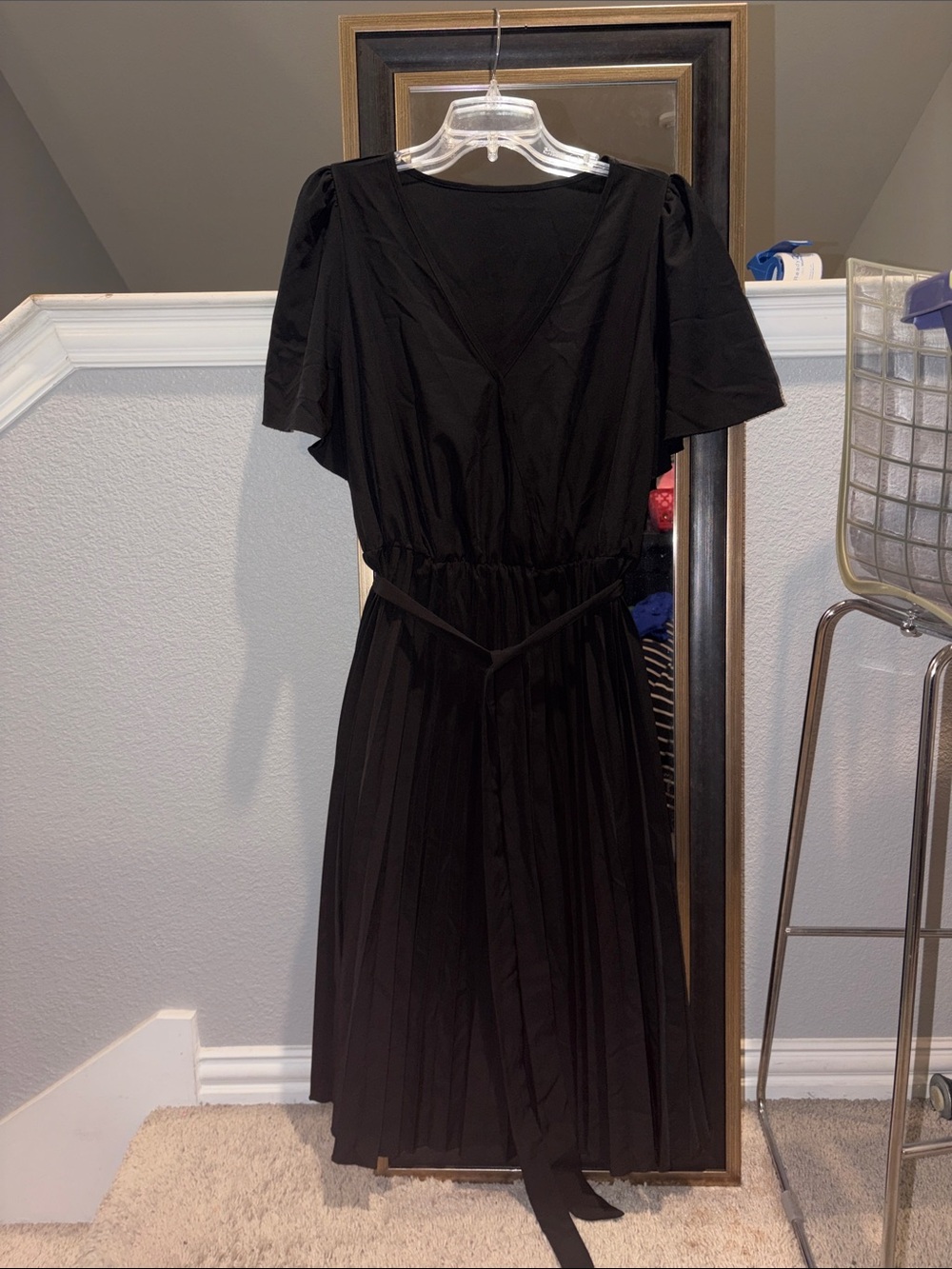 SHEIN Black V-Neck Pleated Midi Dress with Tie Waist